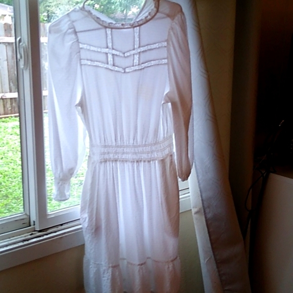 Gorgeous white top/dress. - Picture 1 of 2